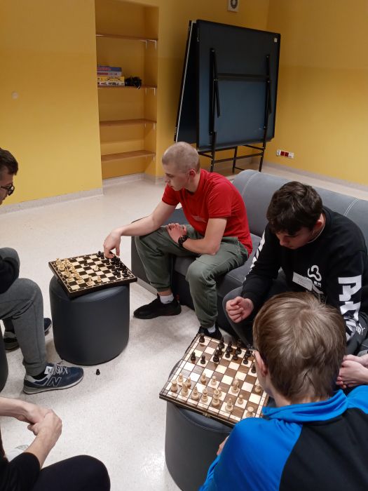 Nauczcie dzieci gra w szachy